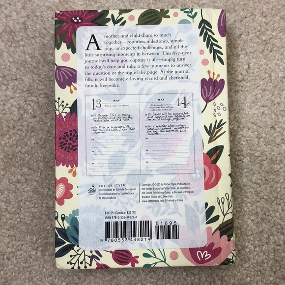 Q&A a Day for Moms Journal Book - Picture 2 of 4